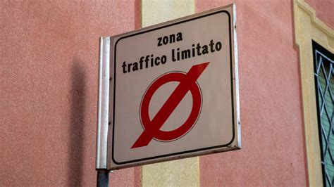 Multa ZTL addio da oggi non la paghi più entri e esci dal varco senza