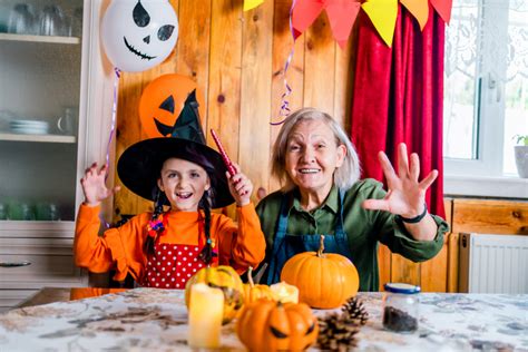 Halloween Activities for Seniors | Saber Healthcare