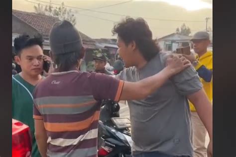 Kronologi Video Viral Dodhy Kangen Band Dibentak Orang Saat Bantu