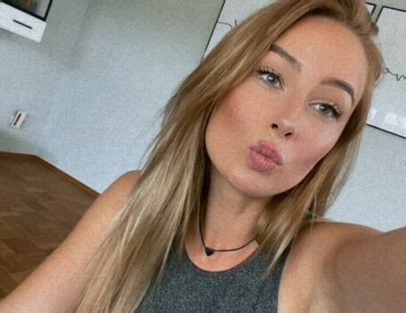 Liisa Iva Lizzzyfox Nude OnlyFans The Fappening Plus