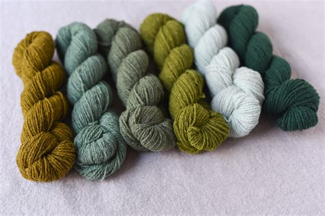 Woolens Color Guide – Barrett Wool Co.