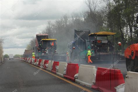 Trabajos De Reparaci N De Carreteras En Las Afueras M Quinas De