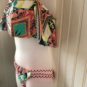 Jessica Simpson Swim Jessica Simpson Swimsuit Bikini Pc Multi Flounce Bandeau Size Medium