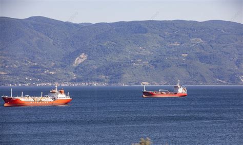Фотография красного корабля в море Фон, в море, Красный круизный лайнер ...