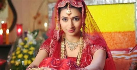 Divyanka Tripathi Hot Pics Navel Images Bikini Wallpapers Saree Photos Jeans Pics Hot N Sexy