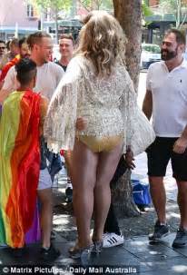 YES Campaigners Celebrate Same Sex Marriage Postal Vote Daily Mail Online