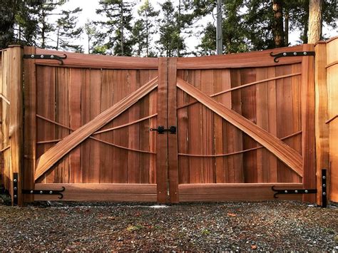 Cedar Driveway Gate – Thuja Wood Art – Reclaimed Cedar Furniture Wood ...