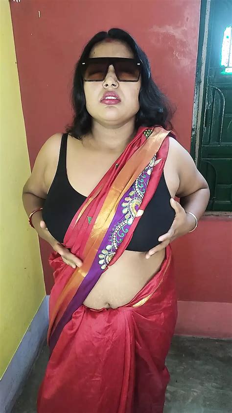 Indian Sizzling Mom Showing Her Juicy Pussy In Red Sharee Glasses Homemade Porn Xhamster