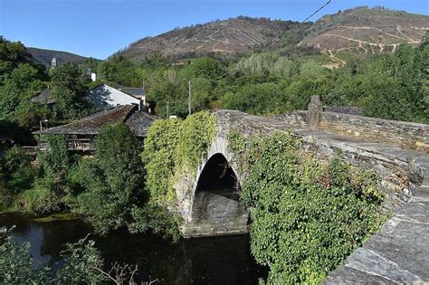 A Ponte Da Barxa En A Pobra Do Broll N