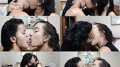 Hot Deep Kisses Girls With B Hair Top Girl Suellen Machado Clip Hd Facesitting