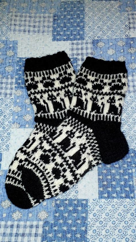 Épinglé par Giesela sur Socken stricken en 2024 Tricot bébé Tricot