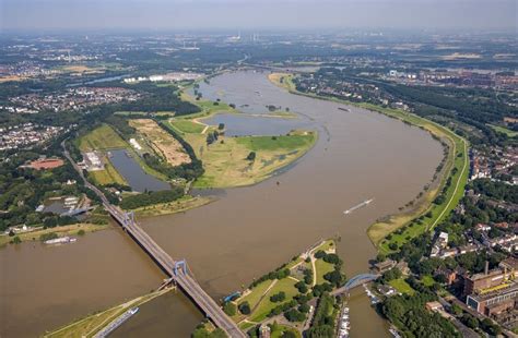 Duisburg Aus Der Vogelperspektive Uferbereiche Mit Durch Hochwasser