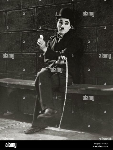 Charles Chaplin, "City Lights" 1931 File Reference # 31537 694 Stock ...