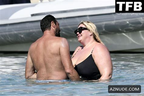Gemma Collins Sexy Seen Flashing Her Nude Boobs At The Beach In Mykonos AZNude