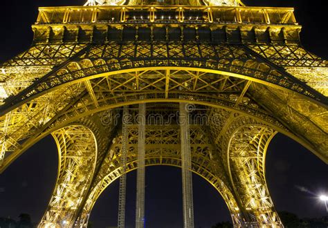 Torre Eiffel Paris France Na Noite Imagem Editorial Imagem De Marco