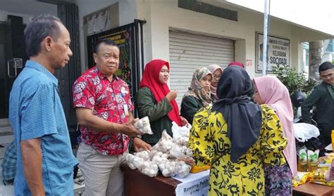 Stabilkan Harga Kebutuhan Pokok Disdag Surabaya Gelar Operasi Pasar