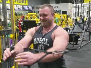 ロックダウンに閉じ込められたSamブラウンエルはAussieのトラディChad Owenで下着を交換します Pornhub Gay