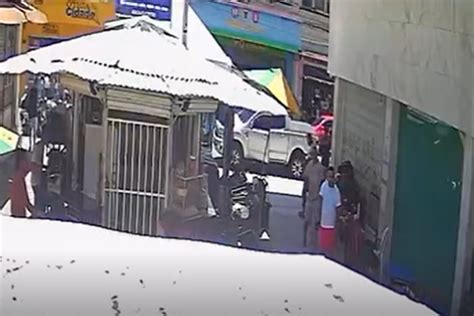 Câmera de segurança registra assassinato no centro de Aracaju Metrópoles