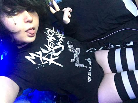 Thicc Thighs And Emo Is A Really Good Combo Scrolller