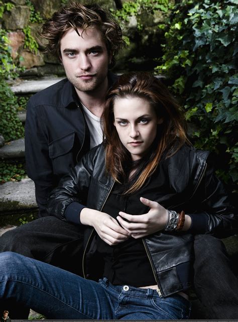 Kristen Stewart And Robert Pattinson Twilight Wallpaper