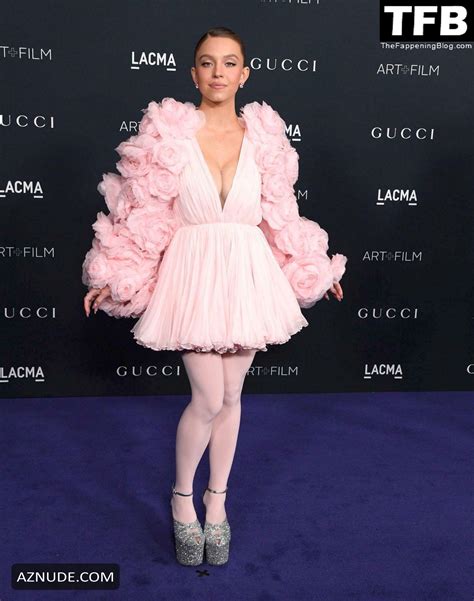Sydney Sweeney Sexy Seen Flaunting Her Hot Cleavage At The Annual LACMA Art And Film Gala In Los
