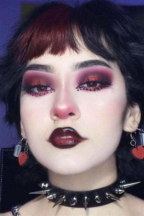 15 Tiktok Approved Punk Makeup Looks You Have To Recreate Punk Makeup Dark Makeup Looks Goth