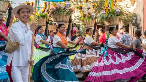 Las Danzas Tradicionales De Oaxaca Que Engalanan La Guelaguetza