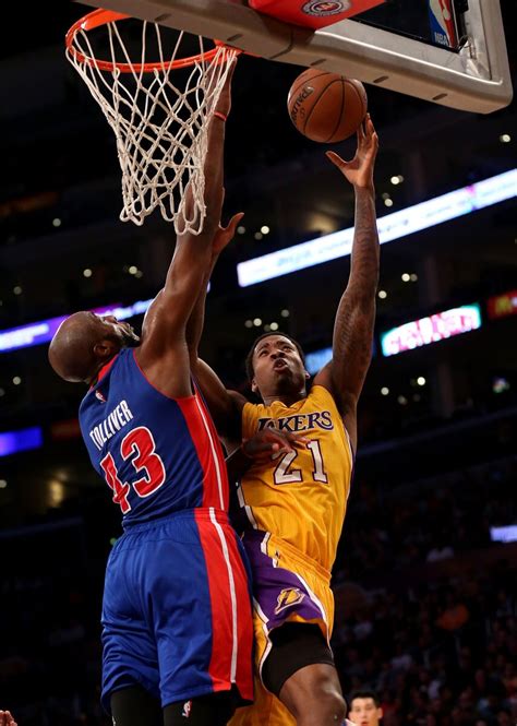 Photos: Lakers vs. Pistons (3/10/15) Photo Gallery | NBA.com