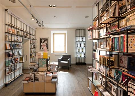 Книжный магазин Pioner Bookstore в Москве | Дизайн книжного магазина ...