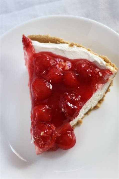 No Bake Cherry Cream Cheese Pie Gingham And Glue