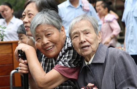 70歲老人在子女家輪流養老，才明白晚年守好這三樣才安心 壹讀