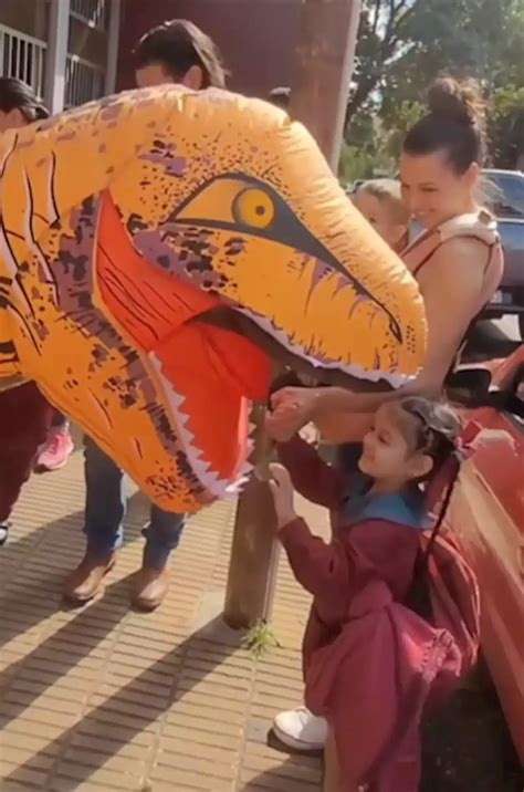 Todos Quieren Saber Qui N Es El Dinosaurio De Las Redes Sociales