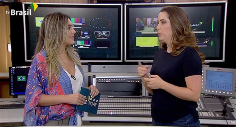 Conheça o trabalho dos intérpretes de Libras da TV Brasil EBC no Ar