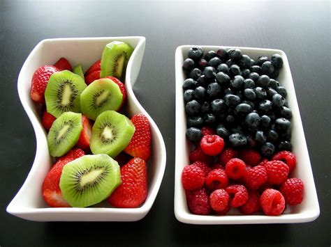 Fondos De Pantalla Comida Fruta Fresas Bayas Frambuesas Kiwi