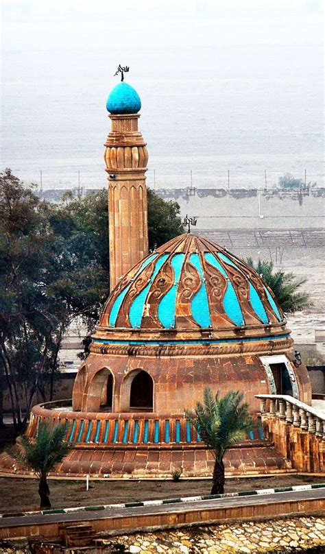 Mosque in Baghdad | Architettura islamica, Paesaggi, Cattedrali