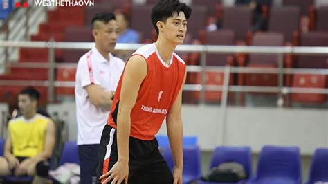 Hot boy bóng chuyền Quản Trọng Nghĩa gây chú ý bởi gương mặt không góc chết