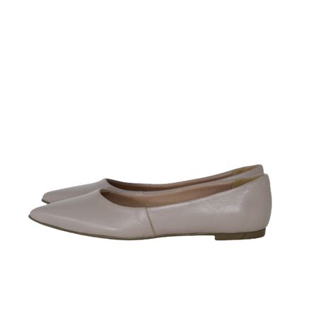 Sapatilha Feminina Bico Fino Em Couro Salto Baixo Nude Rose Spinelli