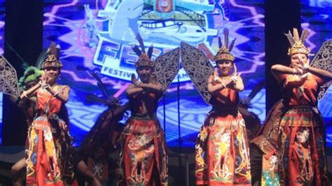 Sanggar Seni Budaya Telabang Juara Lomba Tari Pedalaman Festival