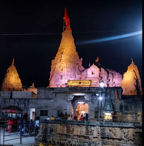 Dwarkadhish Temple, History, Architecture, Timing - Home