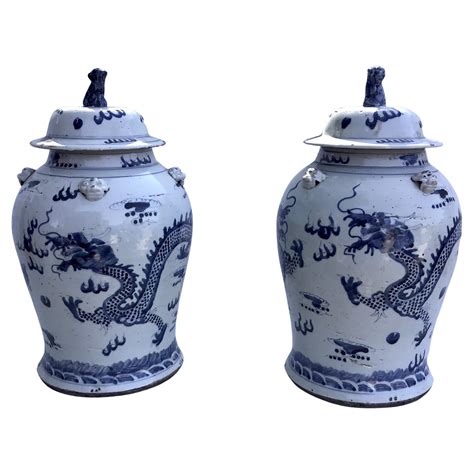 Pair Of Chinese Blue And White Jars With Lids At 1stdibs