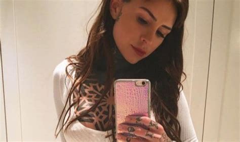 Candelaria Tinelli Y Una Selfie Muy Hot
