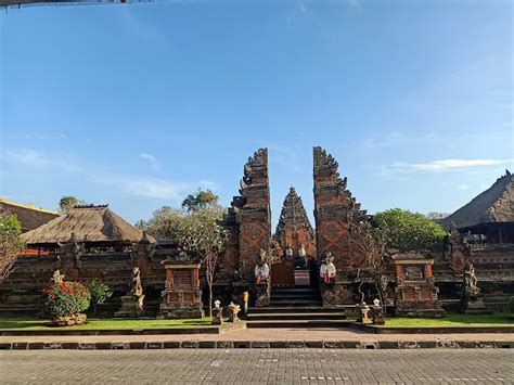 Pura Puseh Batuan Temple - Bali.com