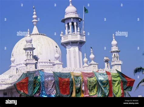 Haji Ali Mosque, Bombay mumbai, Maharashtra, india Stock Photo - Alamy