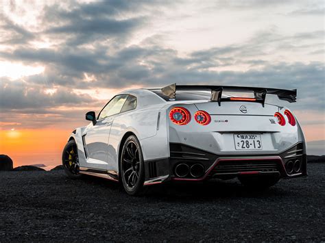 GT R Nismo Wallpaper 4K