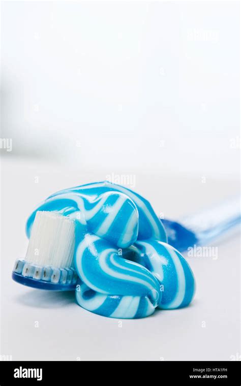 Messy Toothpaste Hi Res Stock Photography And Images Alamy