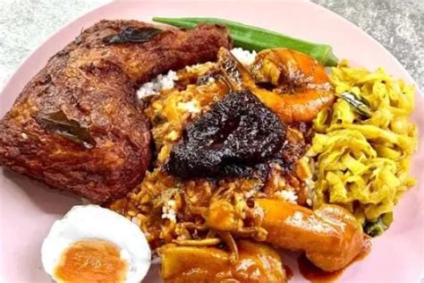 Rasakan Kelezatan Malaysia Dengan Nasi Kandar Kuah Kari Dan Daging