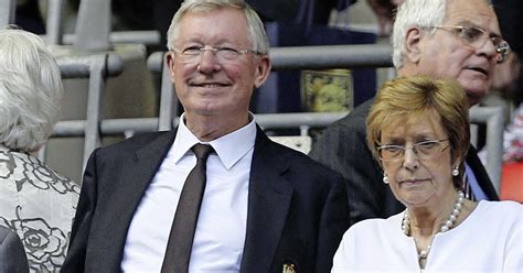 Lady Cathy Ferguson Vrouw Van Manchester United Icoon Sir Alex Op 84