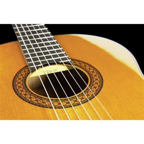 Yamaha C80 – Musikhaus Thomann