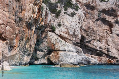 Scorcio Dalla Spiaggia Di Cala Mariolu Golfo Di Orosei Sardegna Stock