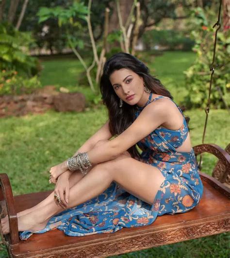 These Breathtaking Pictures Of Bikini Clad Amyra Dastur From Her Beach
